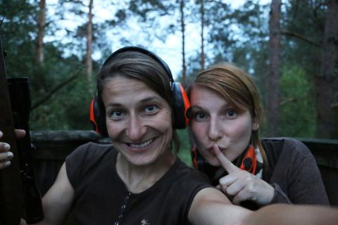 Babett und Anna auf Jagd. Babett und Anna auf Jagd.